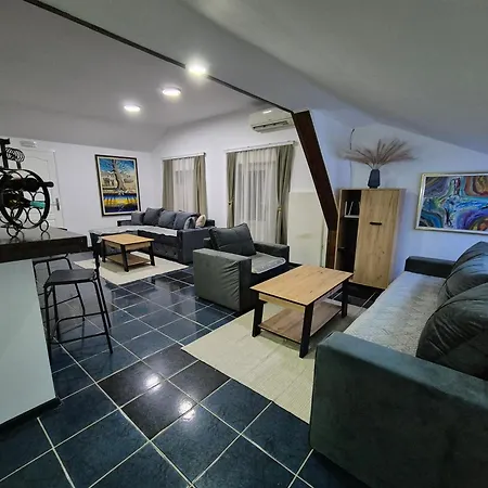 Nis Residence דירה